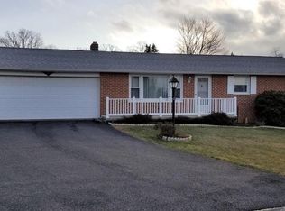 410 Forest Hill Cir, York, PA 17406