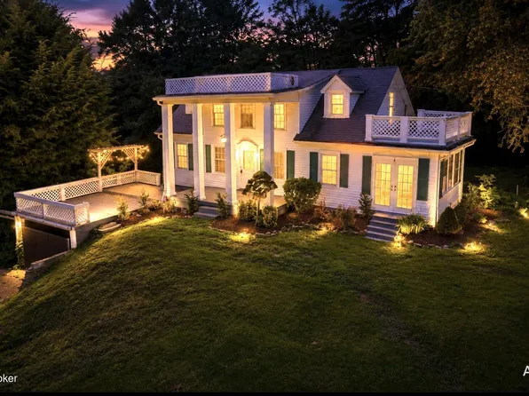 1536 Eskridge Ln, Louisville, KY 40216