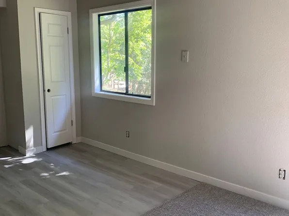 Dry Creek Apartments