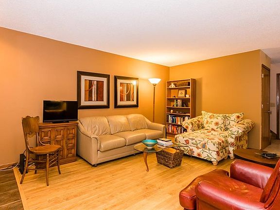 2nd image of 4931 Woodland Ave #4931