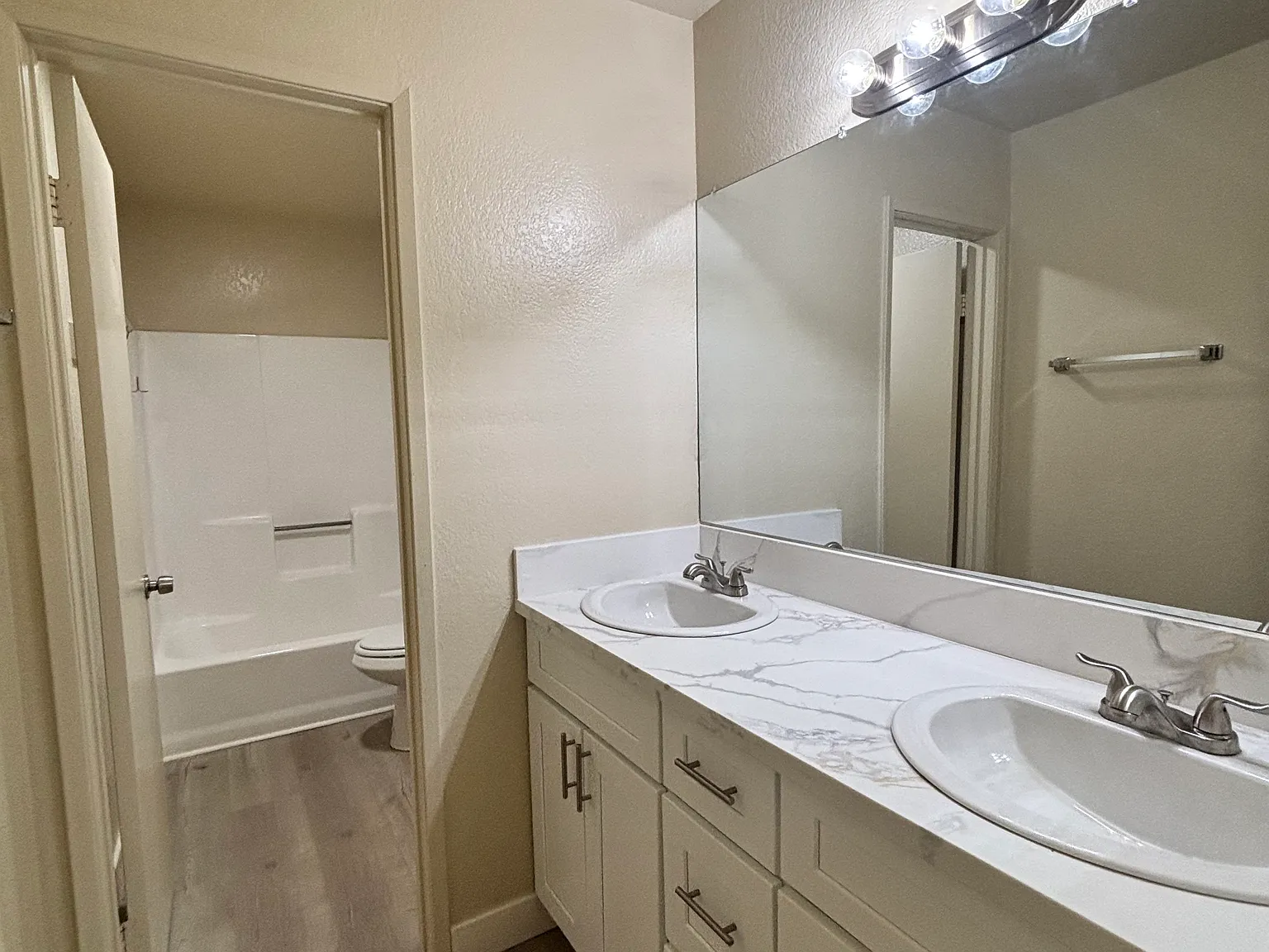 2 bed, $2,495 — Photo 3