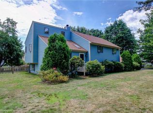55 Atlantic Dr, Middletown, RI 02842