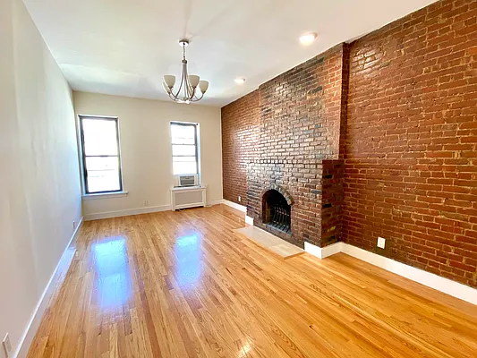 Rented by Harris Philip NYC | media 4