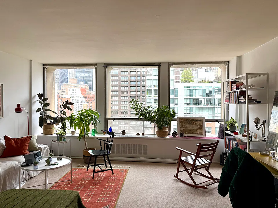 300 E 33rd St #9K