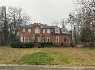 39 Middle Creek Rd, Signal Mountain, TN 37377