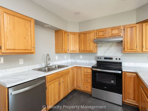546 SW 10th St