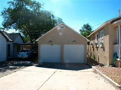 311 Maple St SE — Photo 2