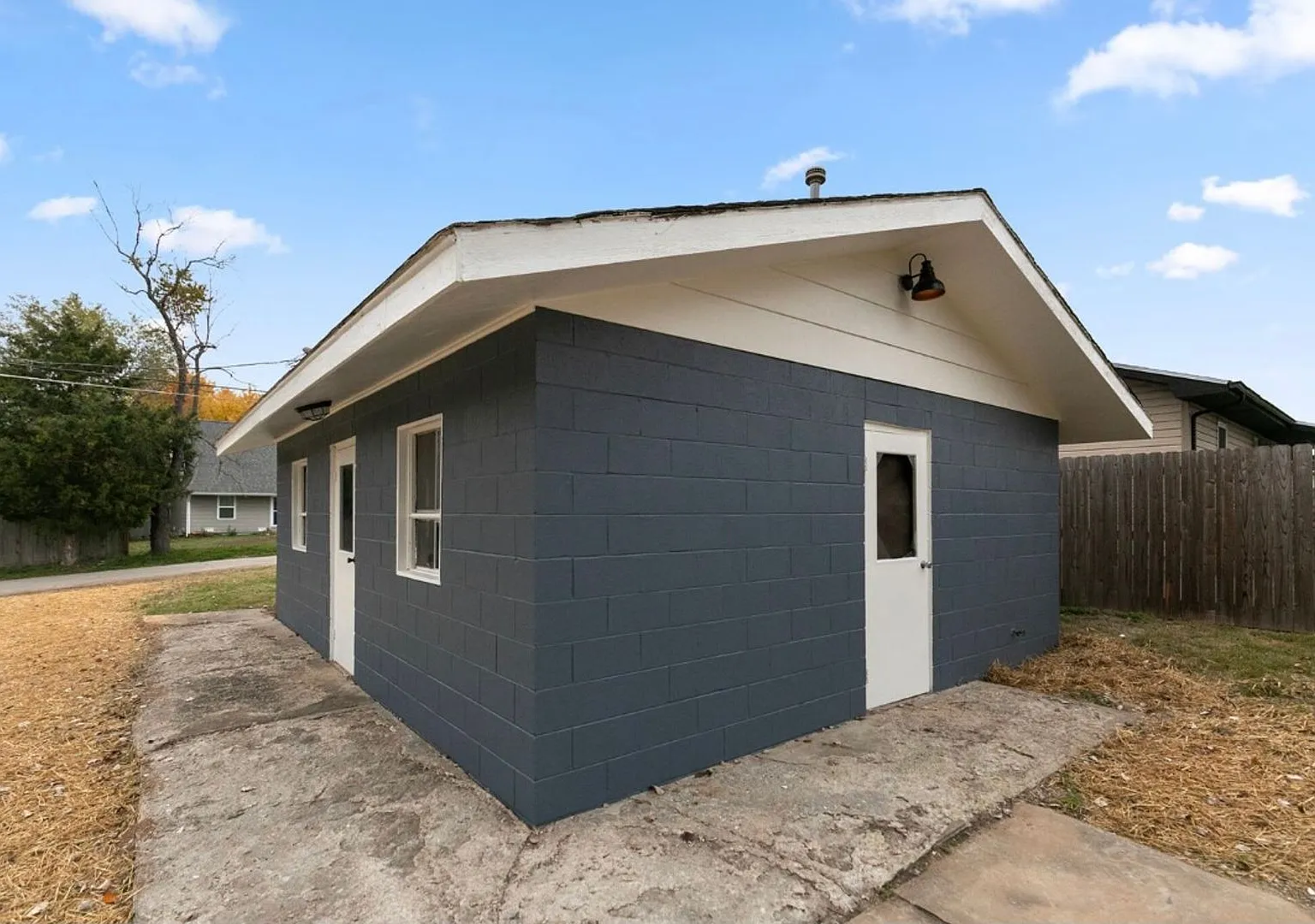 3 bed/2 bath, 1863 sqft home! 702 South 10th Ave in Ozark MO! — Photo 3