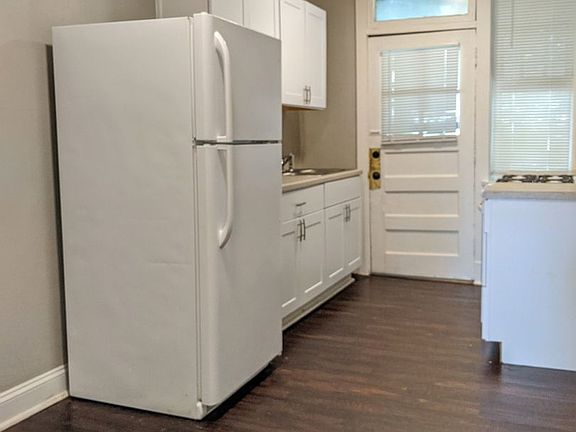 4th image of 3848-3852 Bamberger Ave #3852-2S