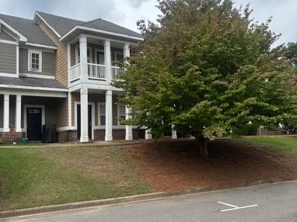 1957 Wire Rd #12, Auburn, AL 36832