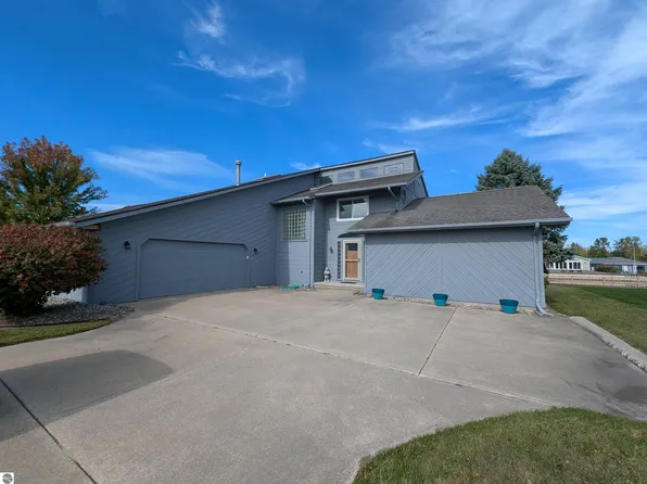 2923 E Midshipman Dr, Au Gres, MI 48703