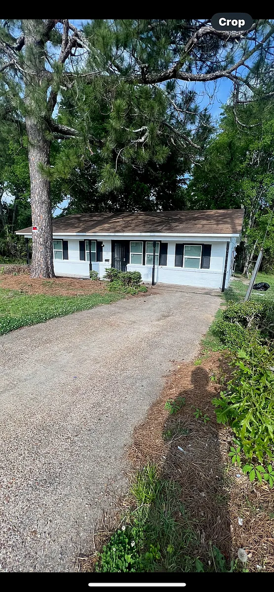 Building Photo - 4238 Sunset Dr
