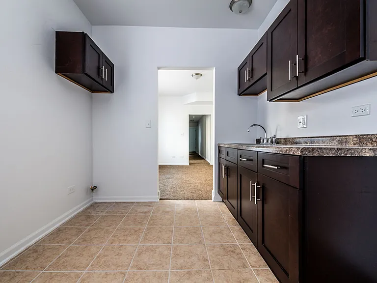 109 N Laramie Ave — Photo 34