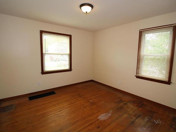 4th image of 388 Lennox Ave