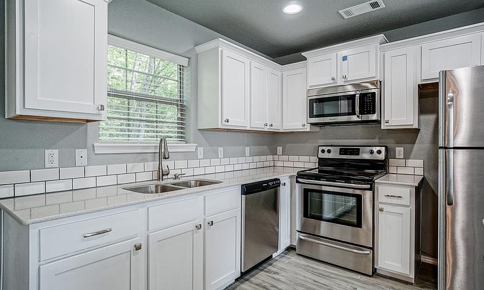 1st image of 283 S Breakwater Ln
