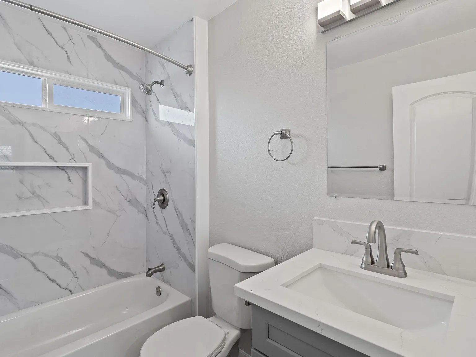 Charle Square Apartments — Photo 4