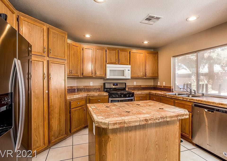 1st image of 2030 Hollow Oak Ave