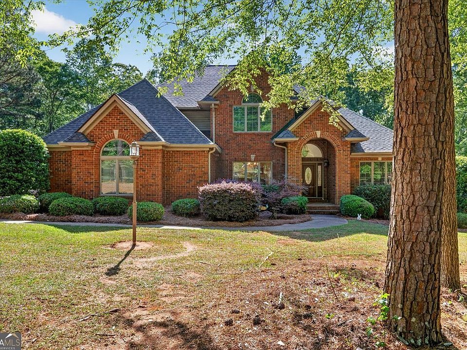 1st image of 52 Hamil Dr