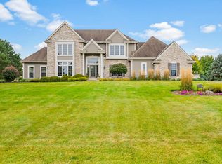 W291N3363 Summerhill ROAD, Pewaukee, WI 53072