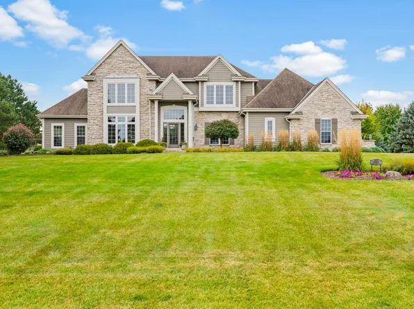 W291N3363 Summerhill ROAD, Pewaukee, WI 53072