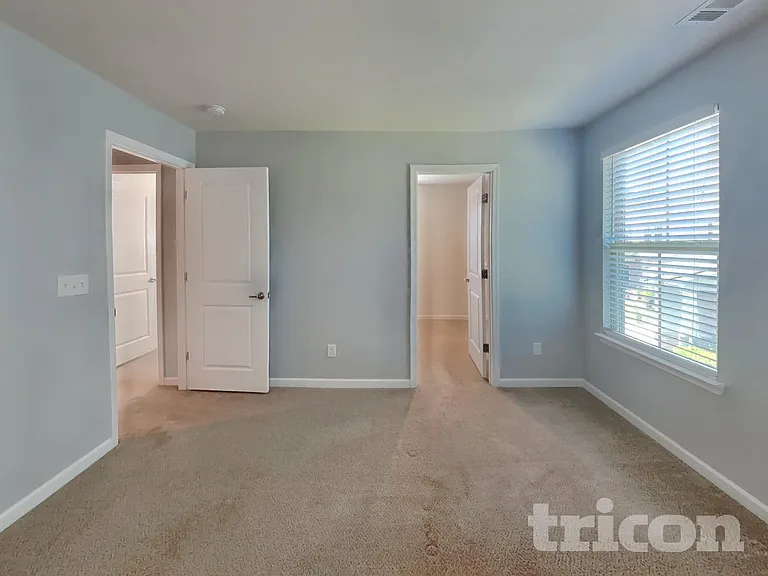 306 Heroit Ct — Photo 7