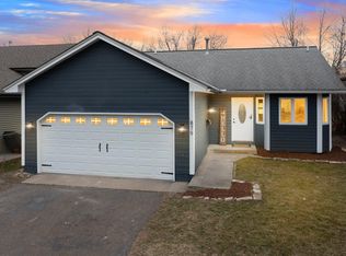 879 Iowa Ave W, Saint Paul, MN 55117