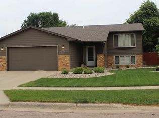 1304 S Risley Cir, Sioux Falls, SD 57106