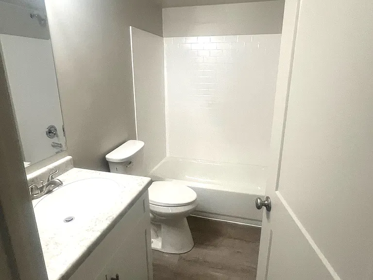 39 E 100 S — Photo 7