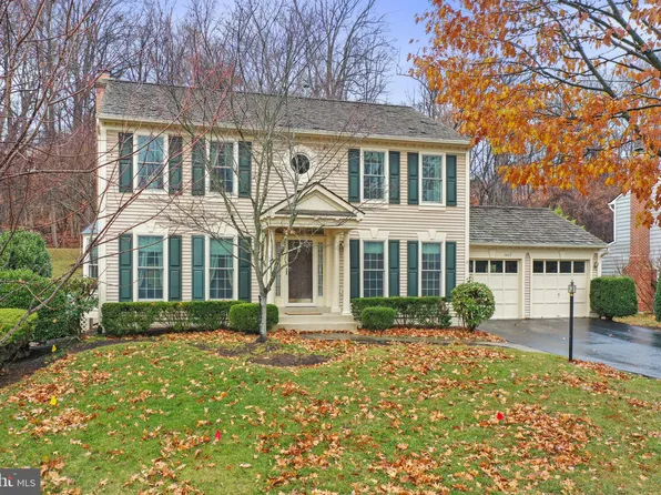 1417 Hague Dr SW, Leesburg, VA 20175
