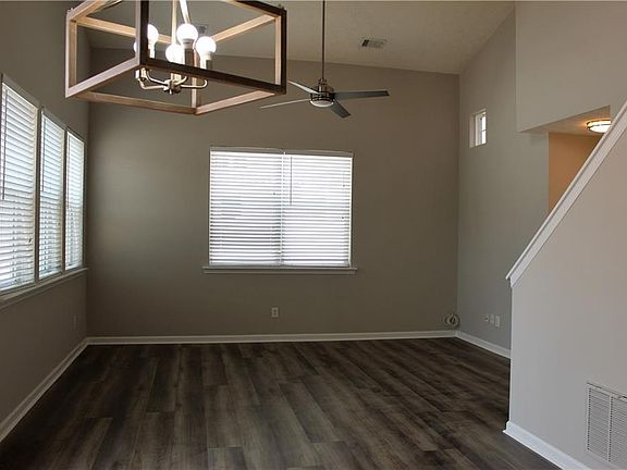 4th image of 371 Hiawassee Dr