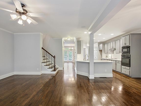 3rd image of 3016 Gaston Cir SE