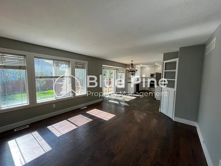 157 Leesburg Ln — Photo 10