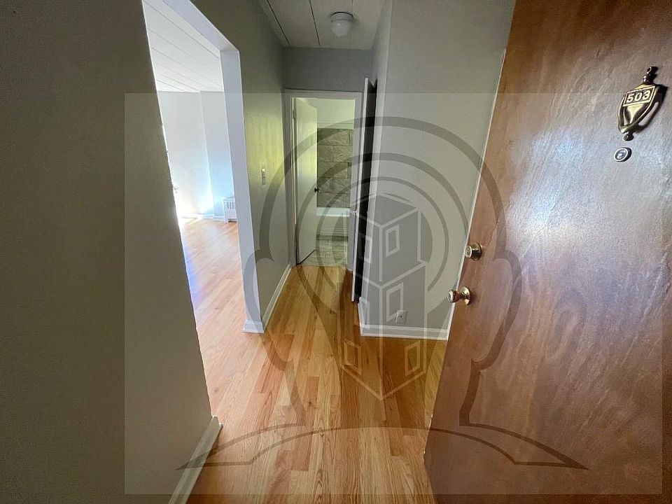 1st image of 1360 W Touhy Ave APT 503