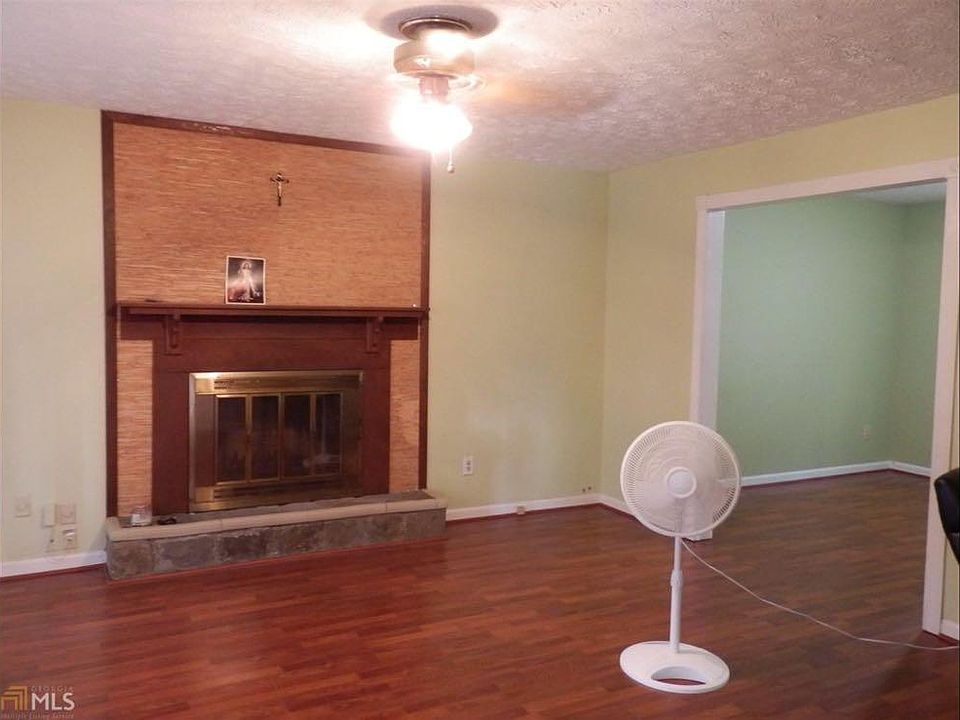 2nd image of 4379 Windward Ln