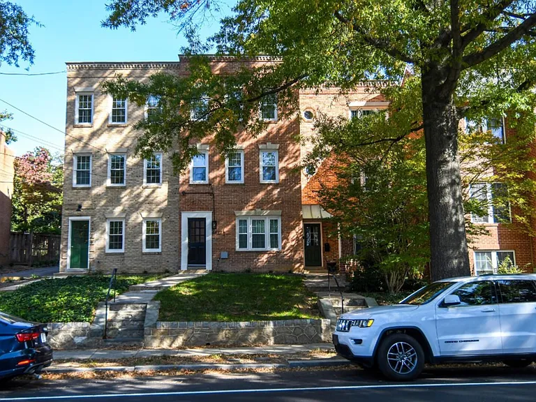 1/2 Macarthur Blvd NW — Photo 25