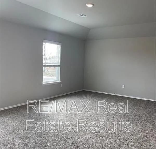 806 Comanche Dr — Photo 10