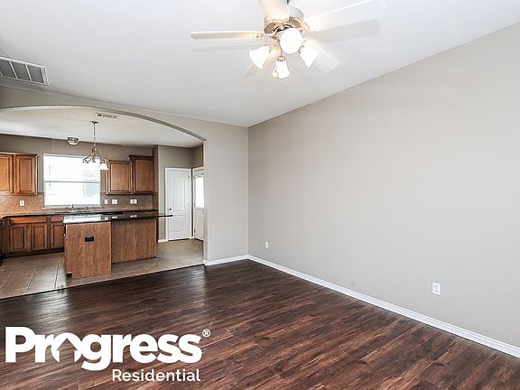 5th image of 10009 Lexington Dr