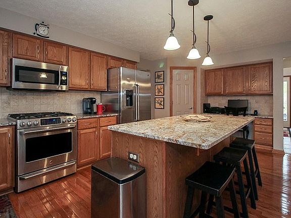 5th image of 8652 Forest View Dr