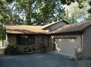 2131 Hidden Valley Dr, Crown Point, IN 46307