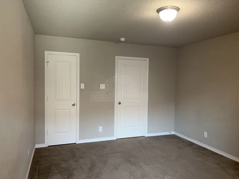 2604 Tarrant County Dr — Photo 15