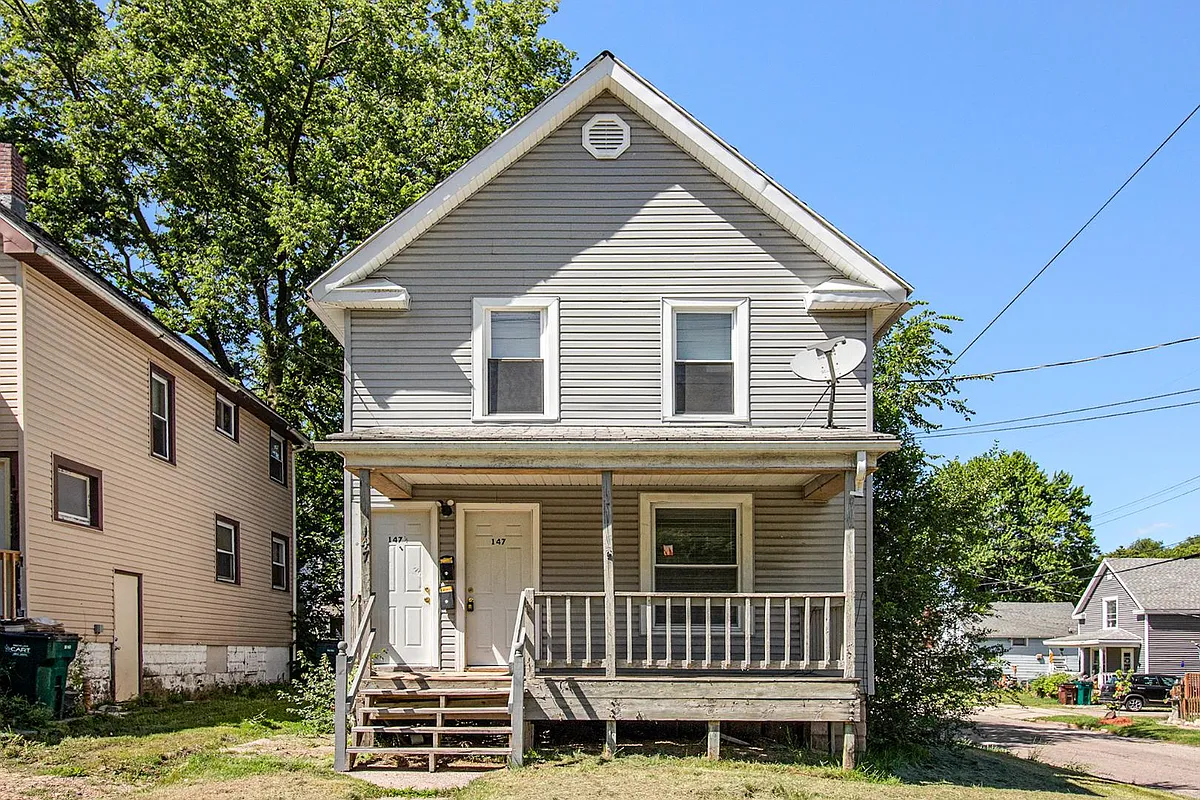 Unit Photo - 147 Isbell St