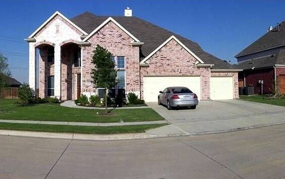 1st image of 10424 Crowne Pointe Ln