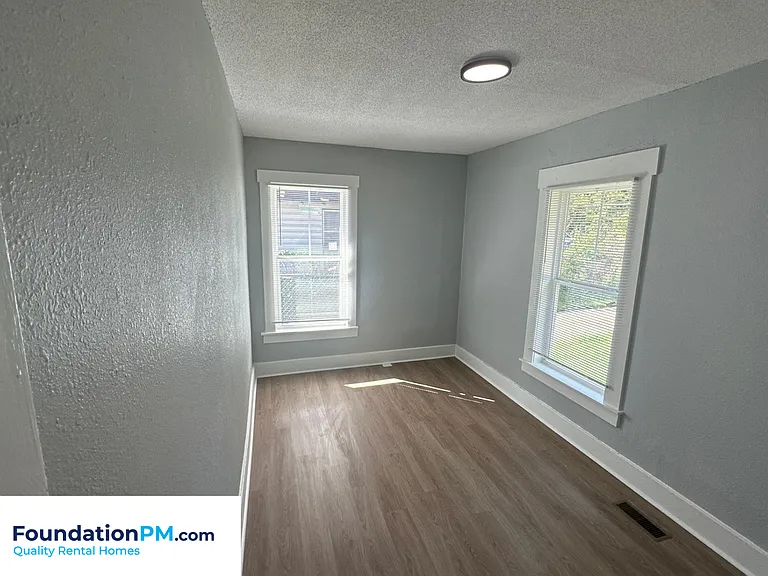 1688 Glenview Ave — Photo 13