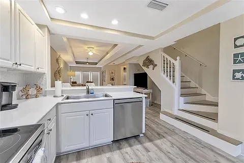 100 Palm Harbor Pkwy