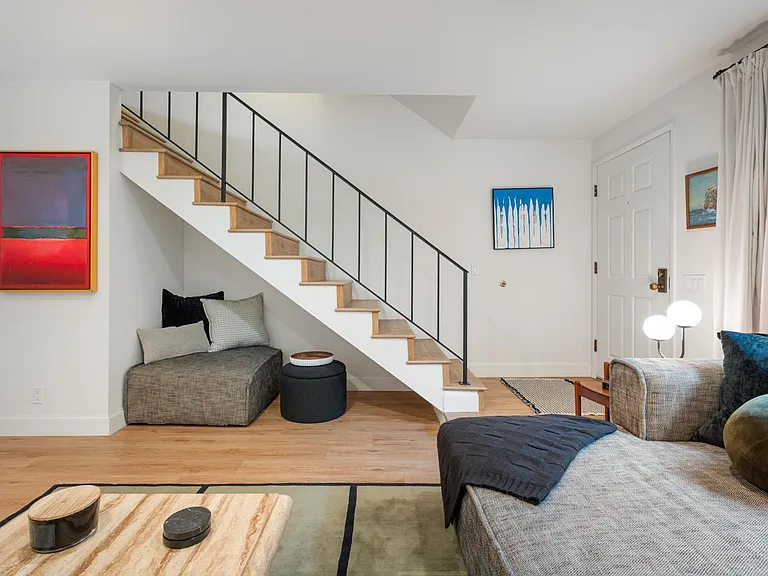 3821 Albatross St — Photo 3