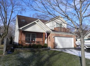 128 Lakewood Ave, Crystal Lake, IL 60014