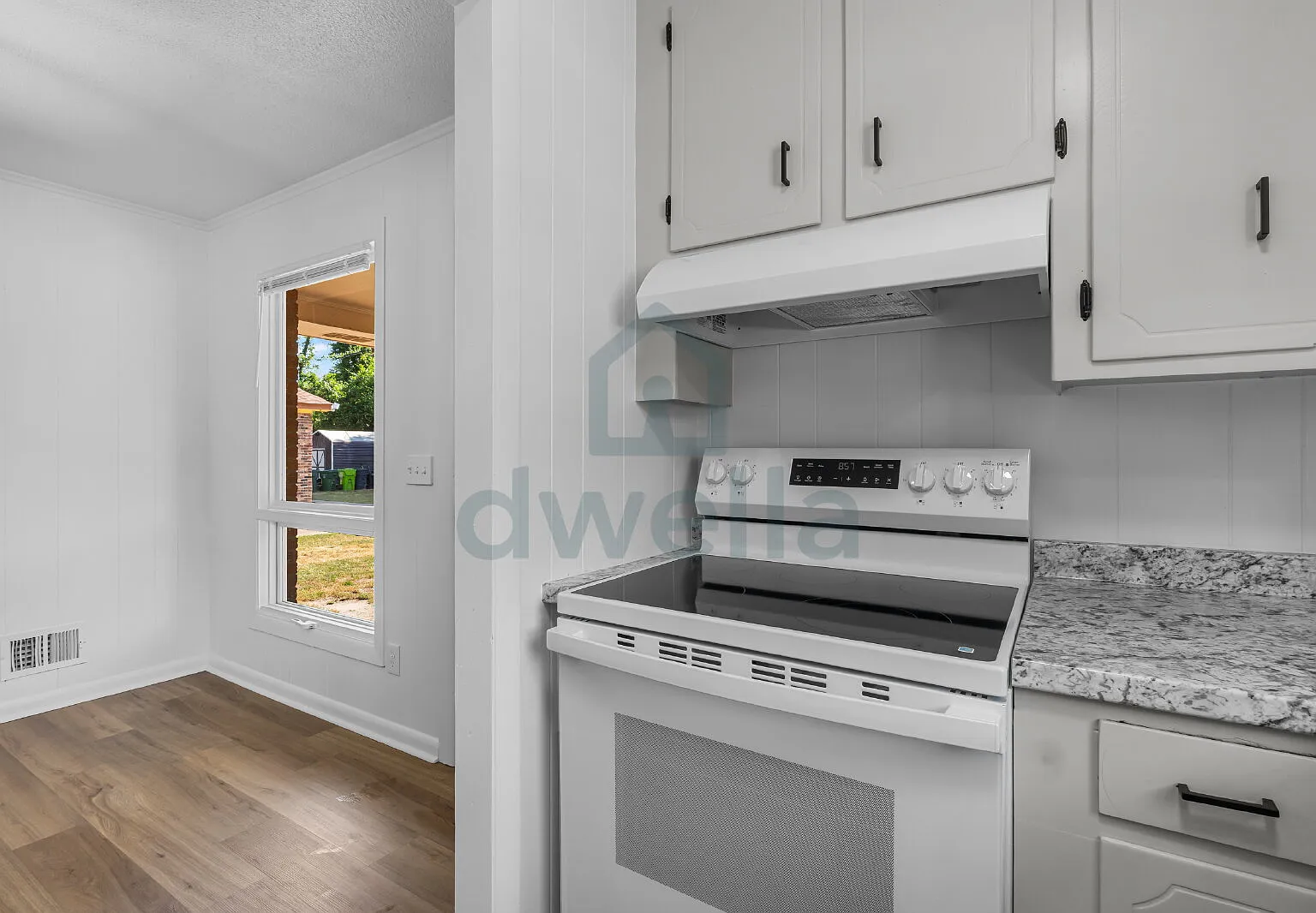 3 bed, 1.5 bath, 1059 sqft, $1,449 — Photo 3