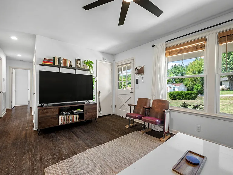 205 Cedar Dr — Photo 11