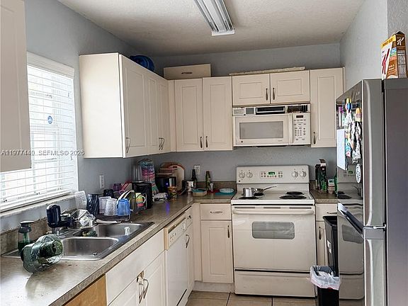 3rd image of 2323 Sw #85WAY