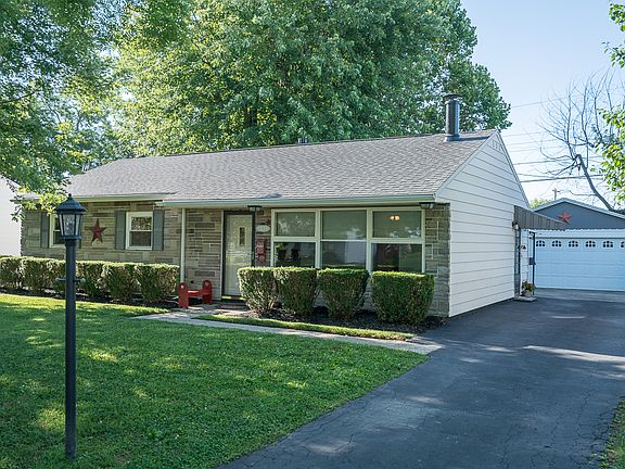 3rd image of 4874 Rainier Dr